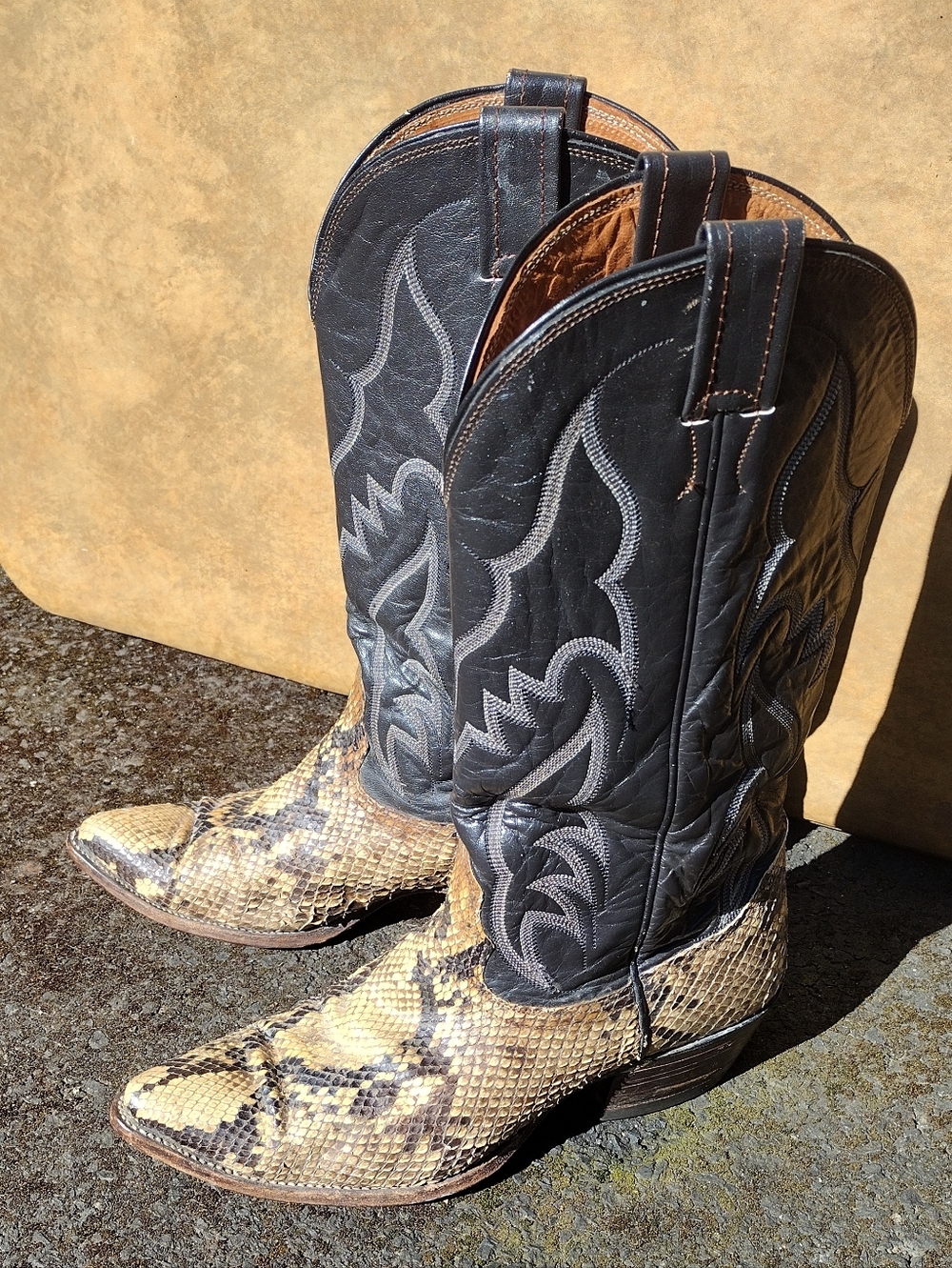 Vintage NOCONA Men's Size 8 D Cowboy Boots Genuine Snake Skin. Made in Texas